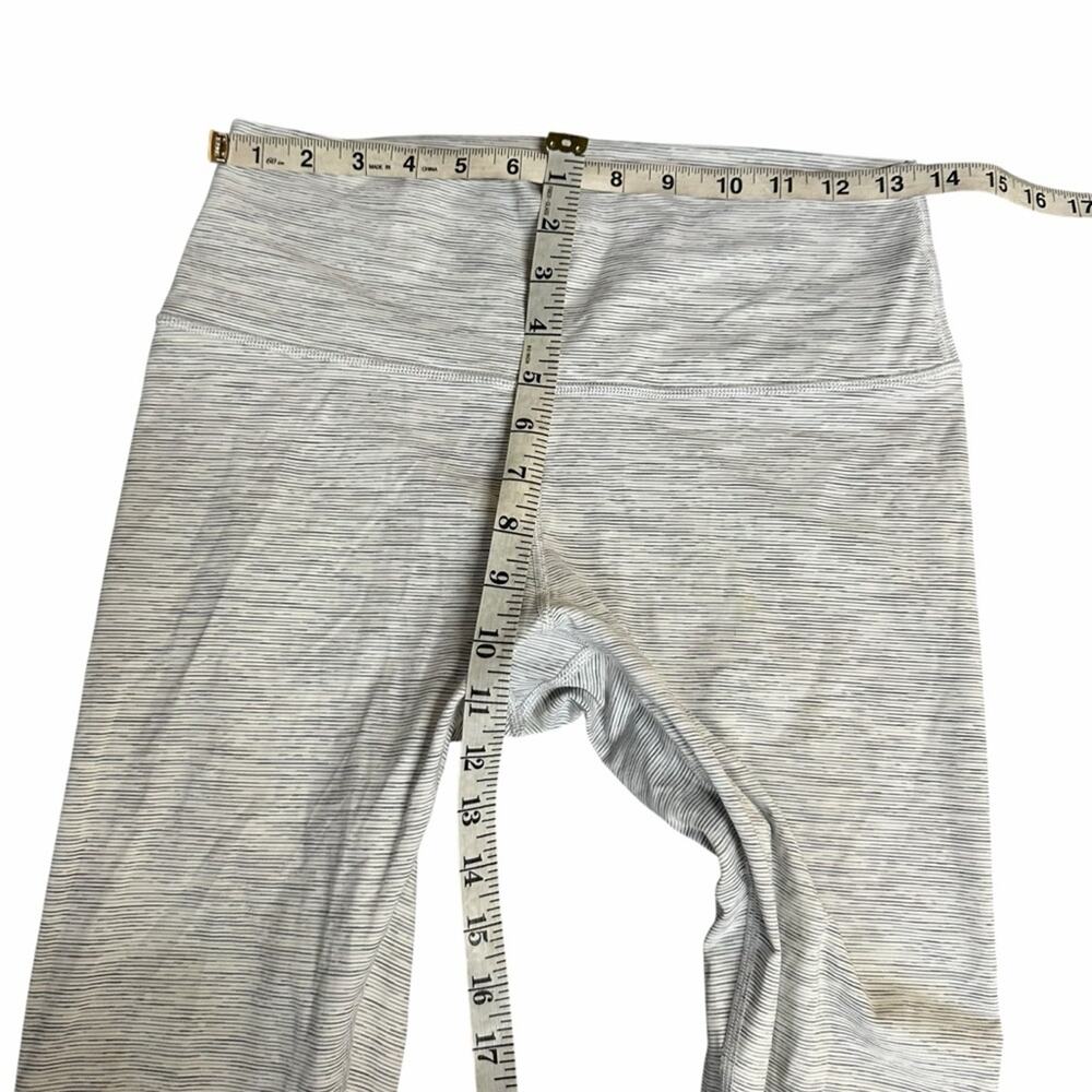 Lululemon Wunder Under Crop (High-Rise) Luxtreme 21"
Grey Size 10 - Picture 6 of 12